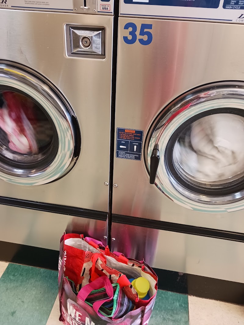 Oasis Laundromat photo 5