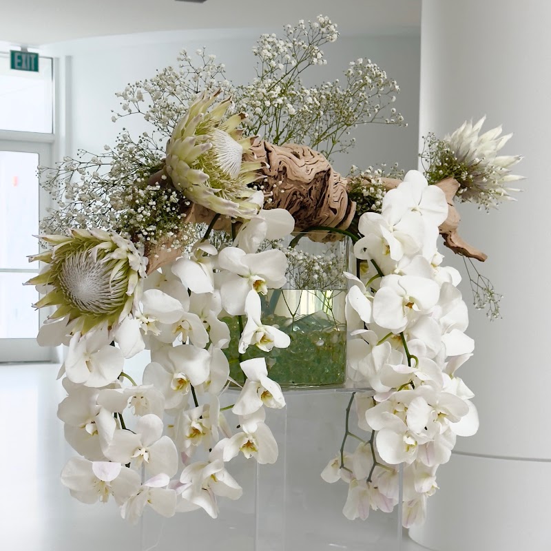 Photo of Radiant Light Floral Design