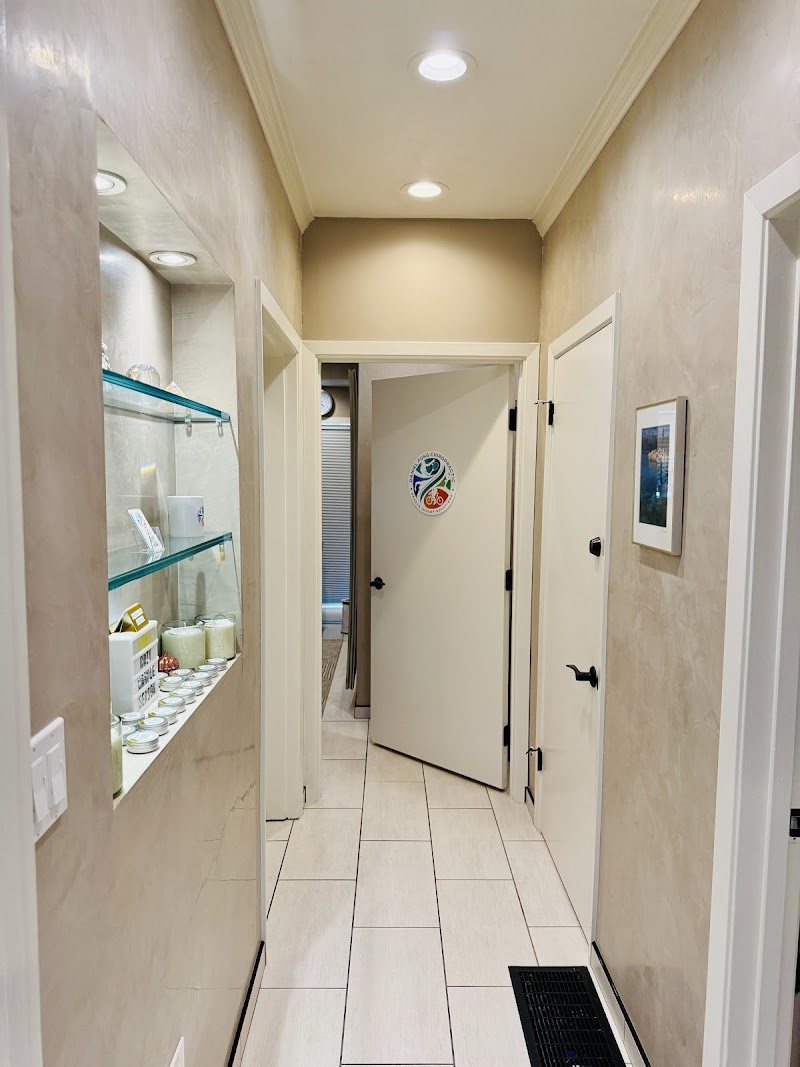 Daniel Fung Chiropractic & Sports Injury Solutions photo 2