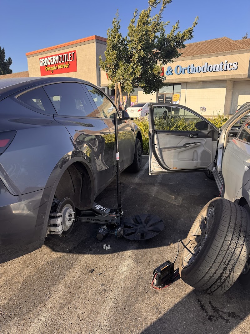 Mobile tire roadside services photo 5