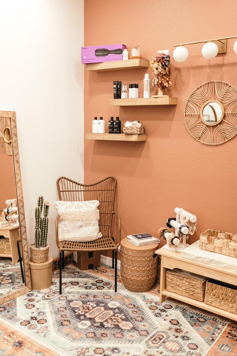 Salon Vibe photo 2
