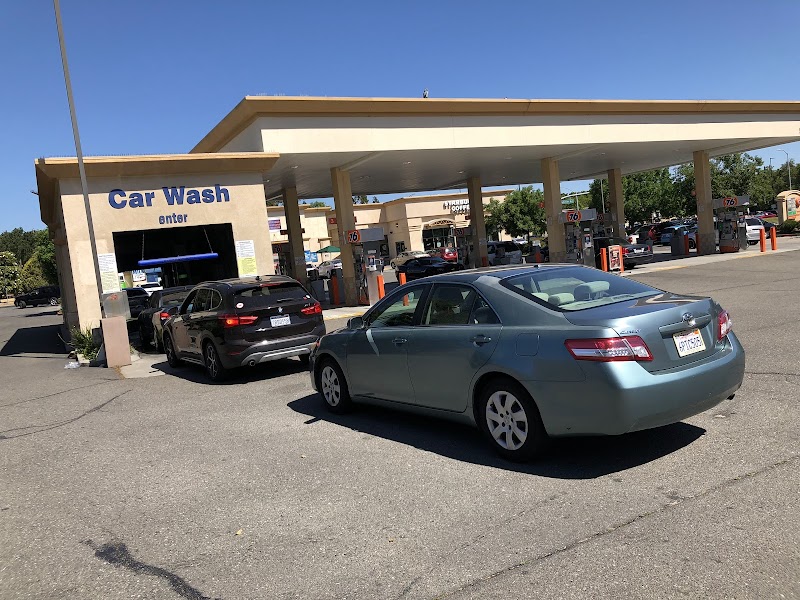 Alamo Gas Food & Car Wash photo 3