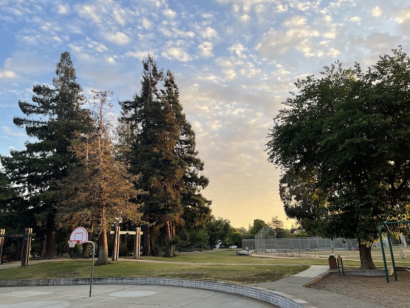 Hoover Park Tennis Court photo 3