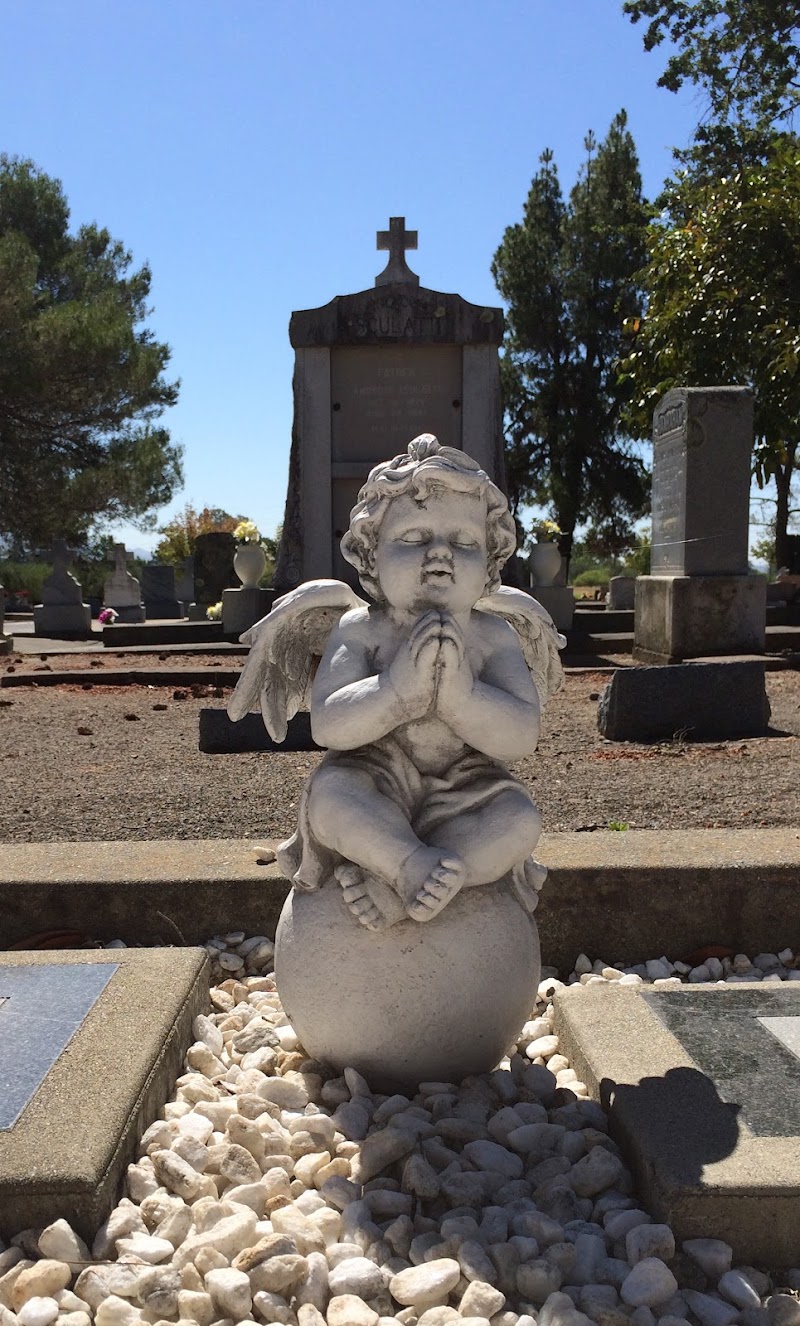 Holy Cross Catholic Cemetery photo 2