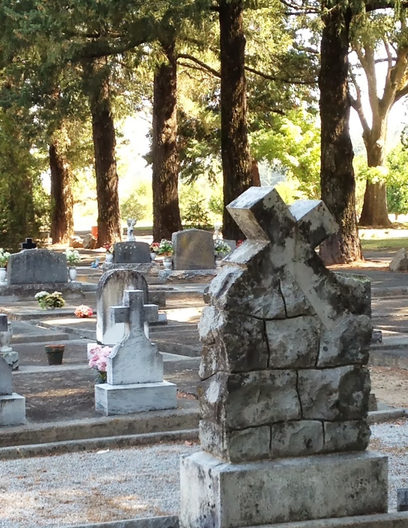 Holy Cross Catholic Cemetery photo 5