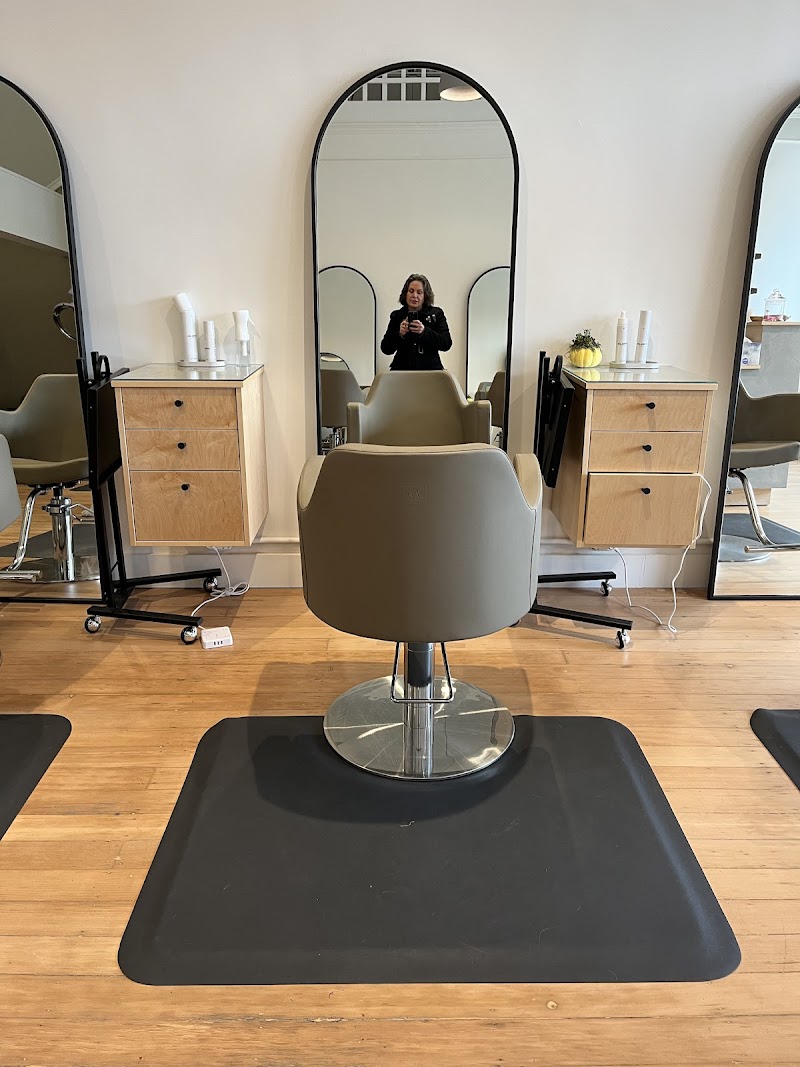 RIVR Salon photo 3