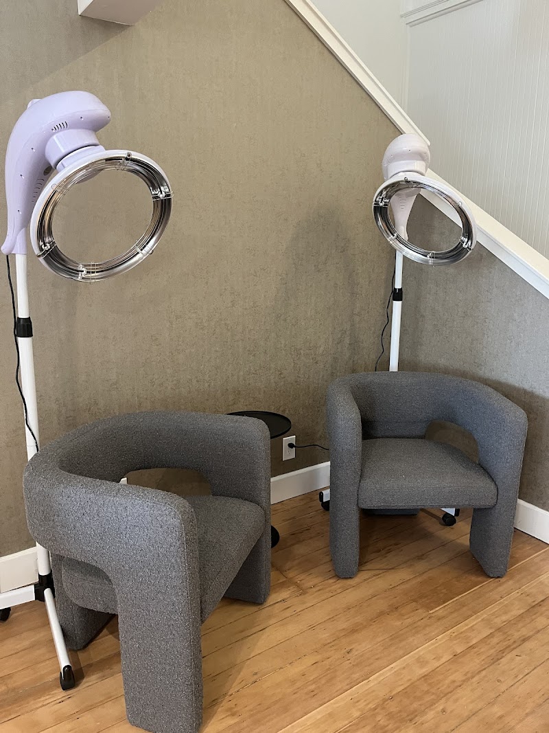 RIVR Salon photo 4