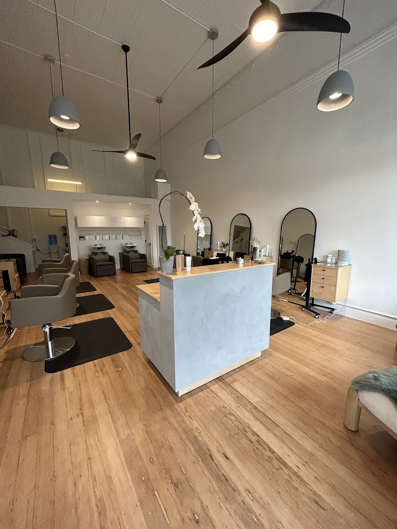 RIVR Salon photo 2