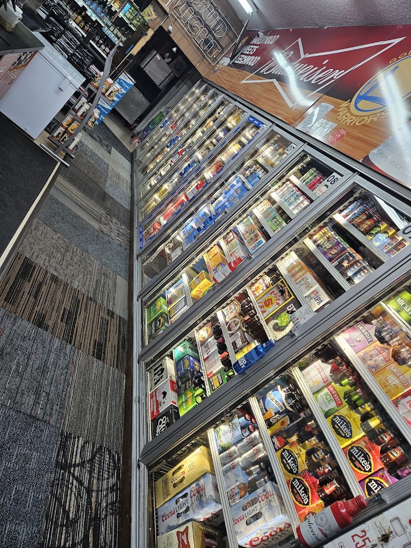 R & H Liquors photo 4