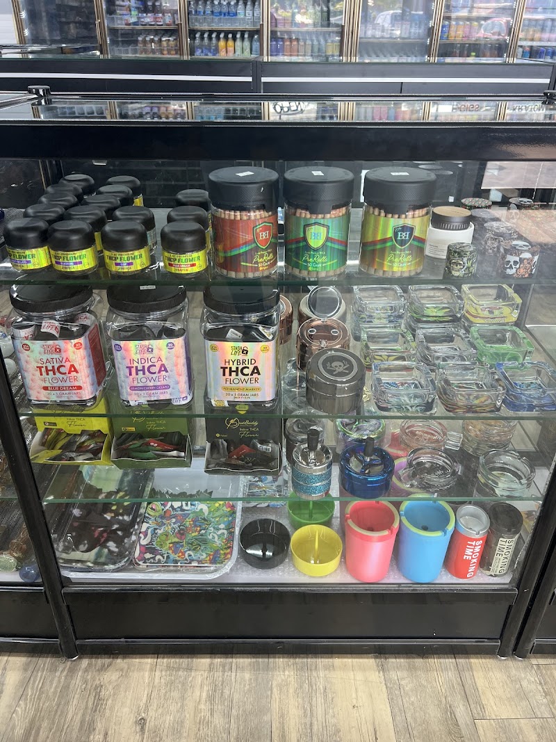 Gibsonton Smoke Shop photo 4