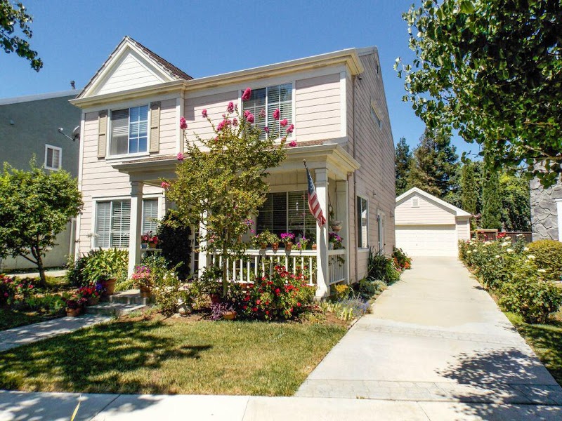 AnnMarie Barajas - REALTOR photo 2