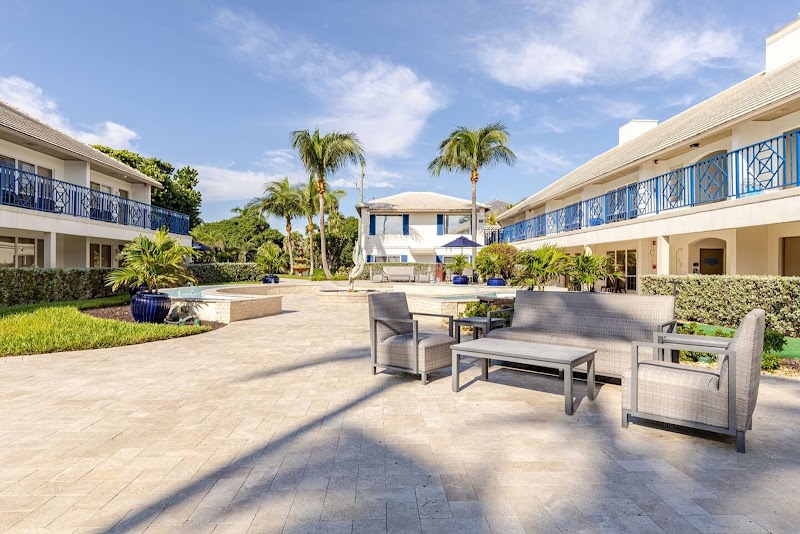 Photo of Dover House Resort