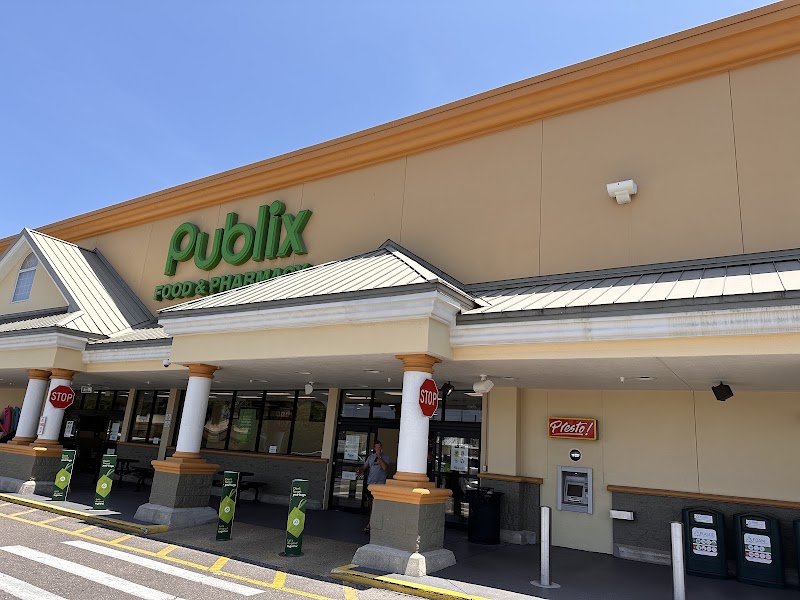Publix Super Market at Belleair Bluffs photo 4