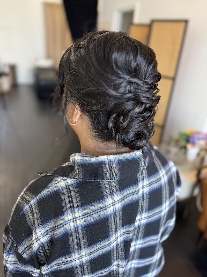 Erika Nguyen Hair inside Salon Mia Bella photo 5