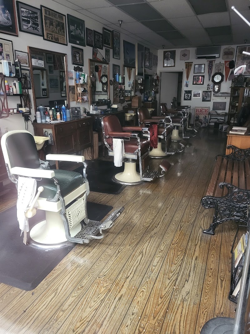 Frank J Pisa Barber Shop photo 3