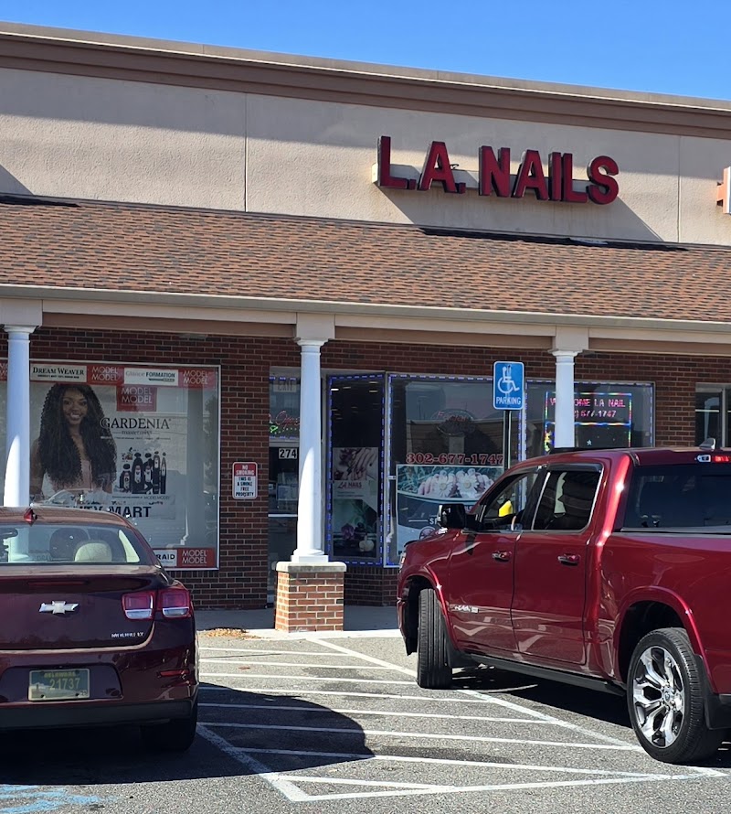 L a Nails photo 3
