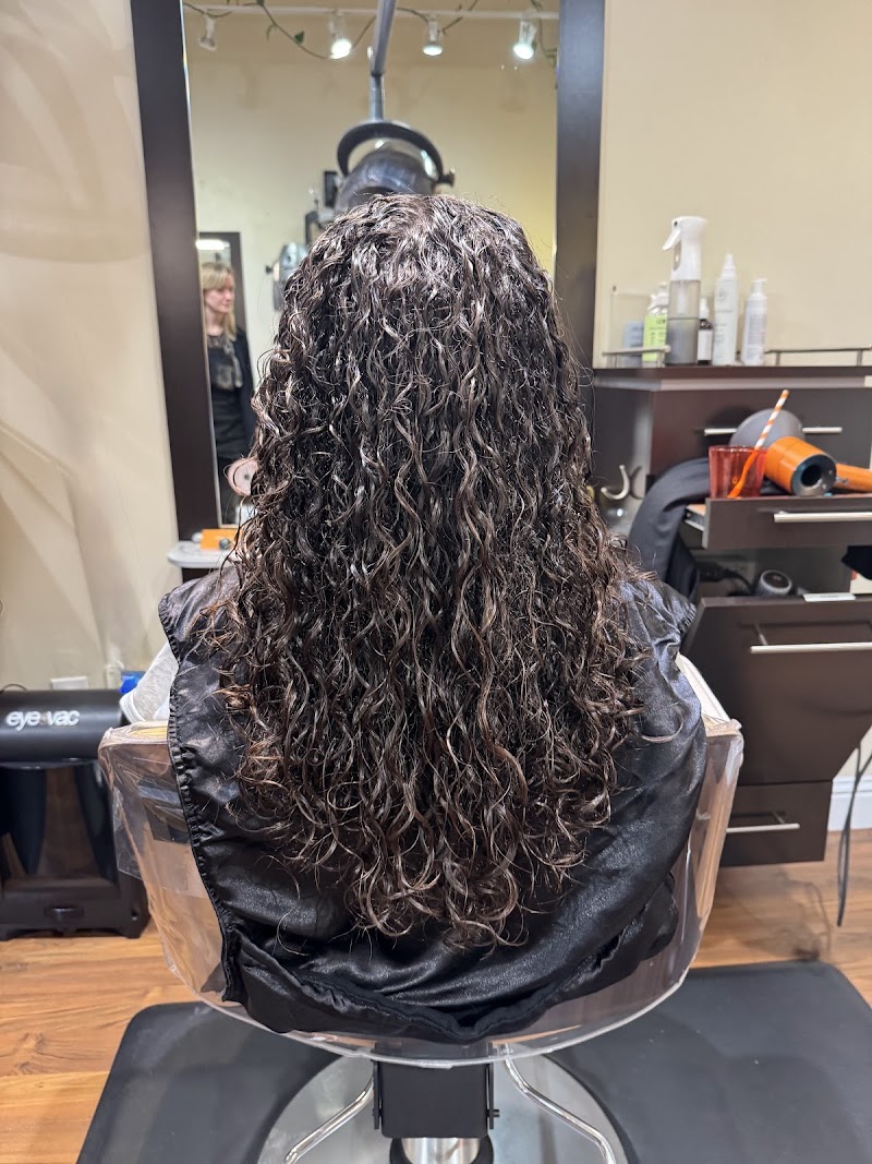 Twist Salon photo 4