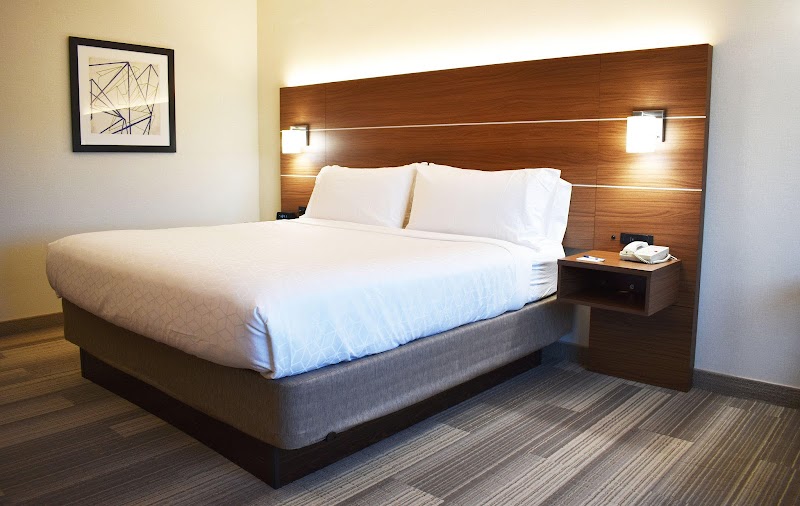 Holiday Inn Express & Suites Albany by IHG photo 5