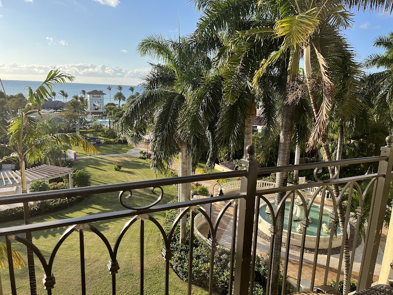 Kari Vest & Angie Geiger Dream Vacations photo 5
