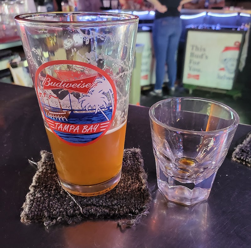 Breakers Bar photo 2