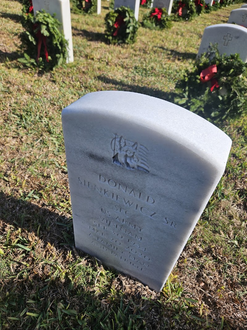 Florida National Cemetery photo 2