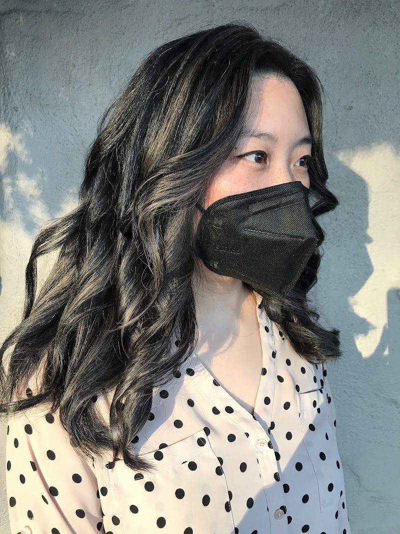 Illumi Salon photo 5