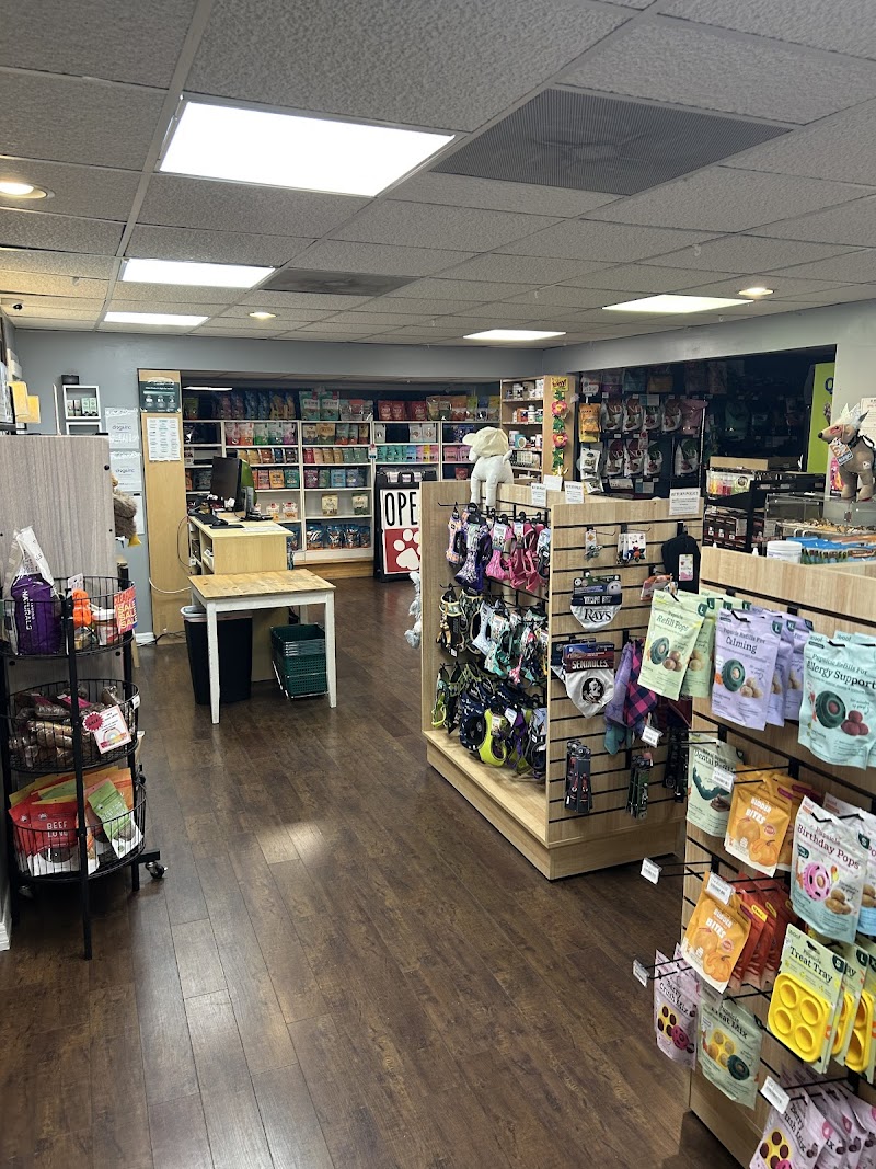 St PetersBARK Natural Pet Market MLK photo 4