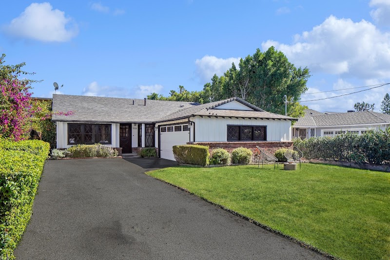 Keyes Real Estate photo 2