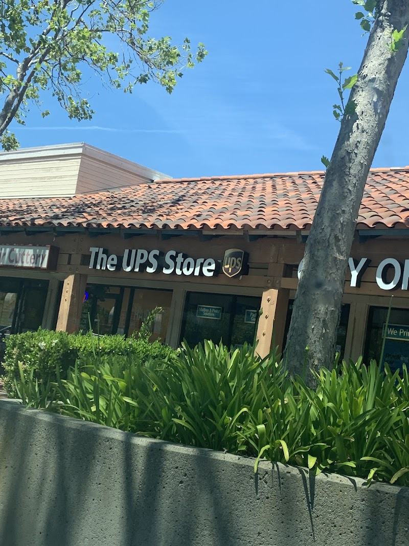 The UPS Store photo 3
