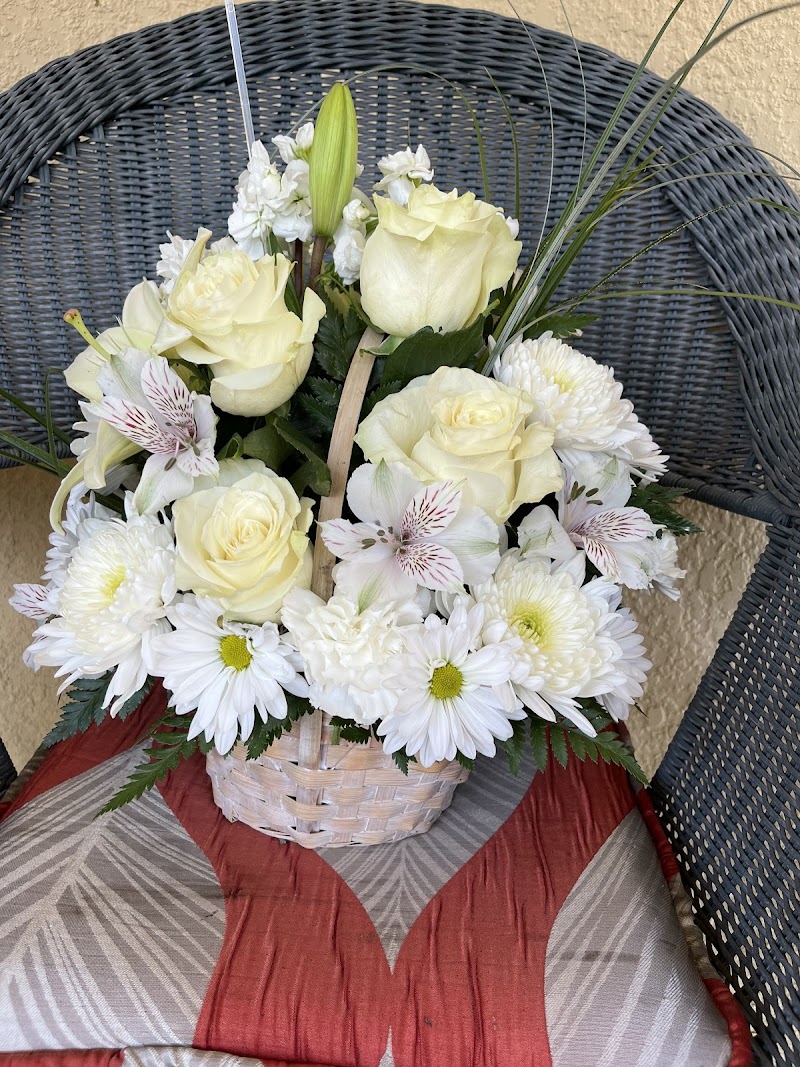 Sun City Center Flowers & Gifts photo 3