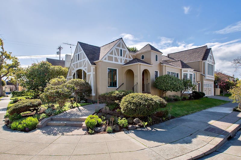 Kate McCaffrey Group | Real Estate Agent | Compass | DRE 01355206 | Alameda, Oakland, San Leandro photo 5