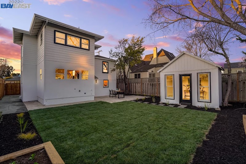 Kate McCaffrey Group | Real Estate Agent | Compass | DRE 01355206 | Alameda, Oakland, San Leandro photo 2
