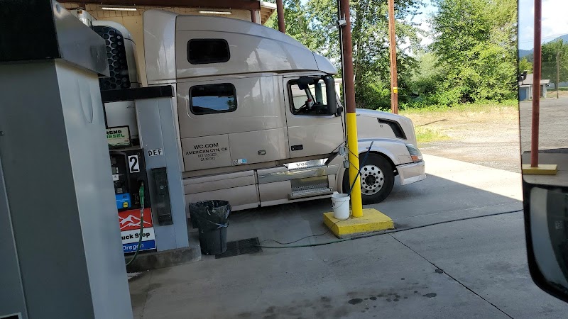 Talent Truck Stop photo 2