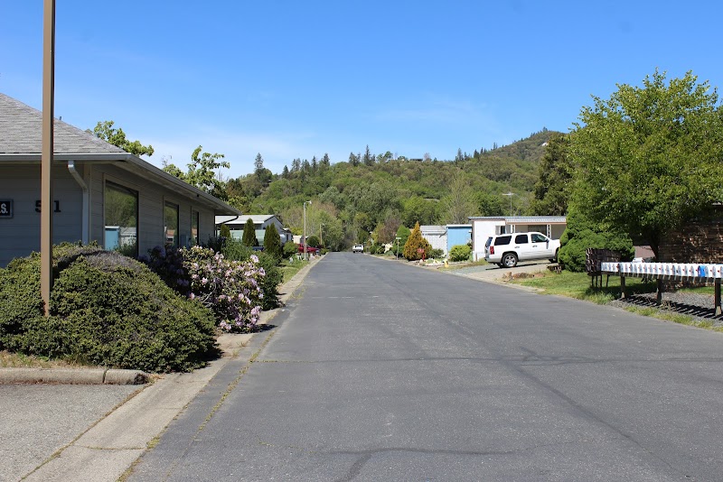 Central Rogue Mobile Home Park photo 5