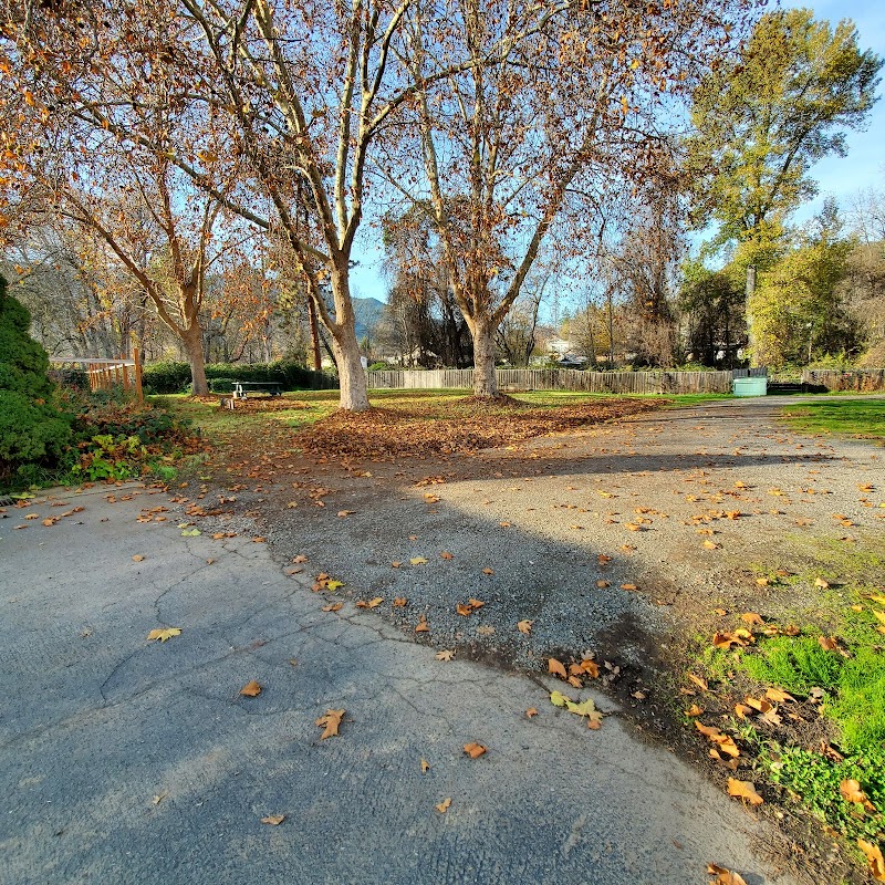 Central Rogue Mobile Home Park photo 3