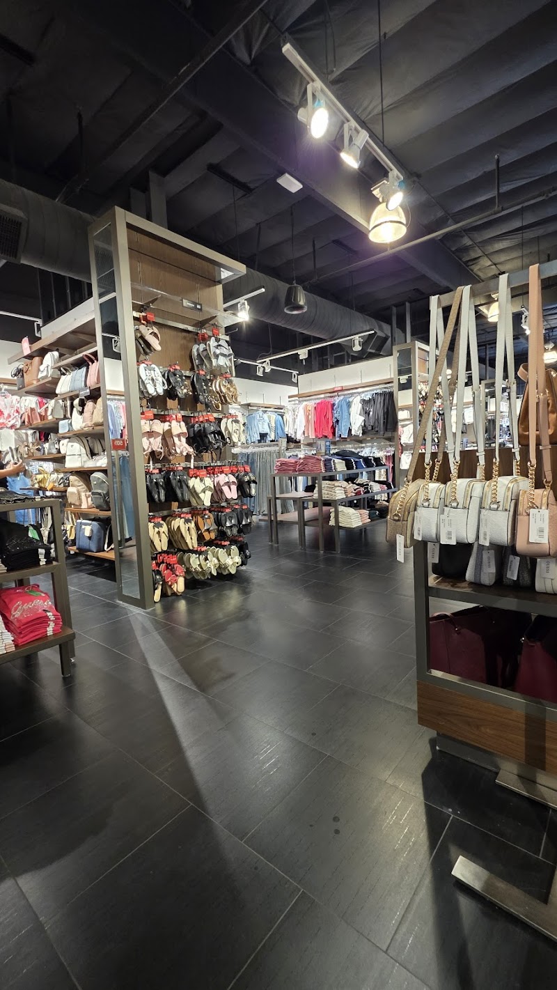 GUESS Factory photo 2