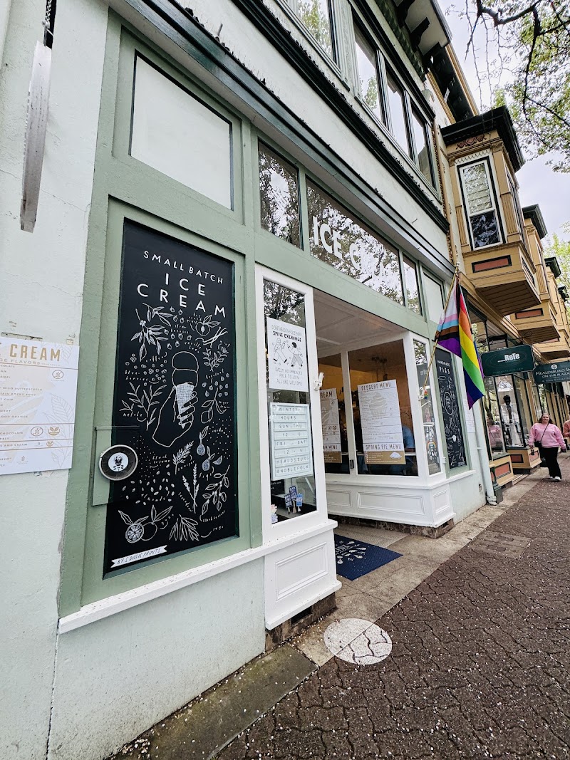 Noble Folk Ice Cream & Pie Bar photo 5