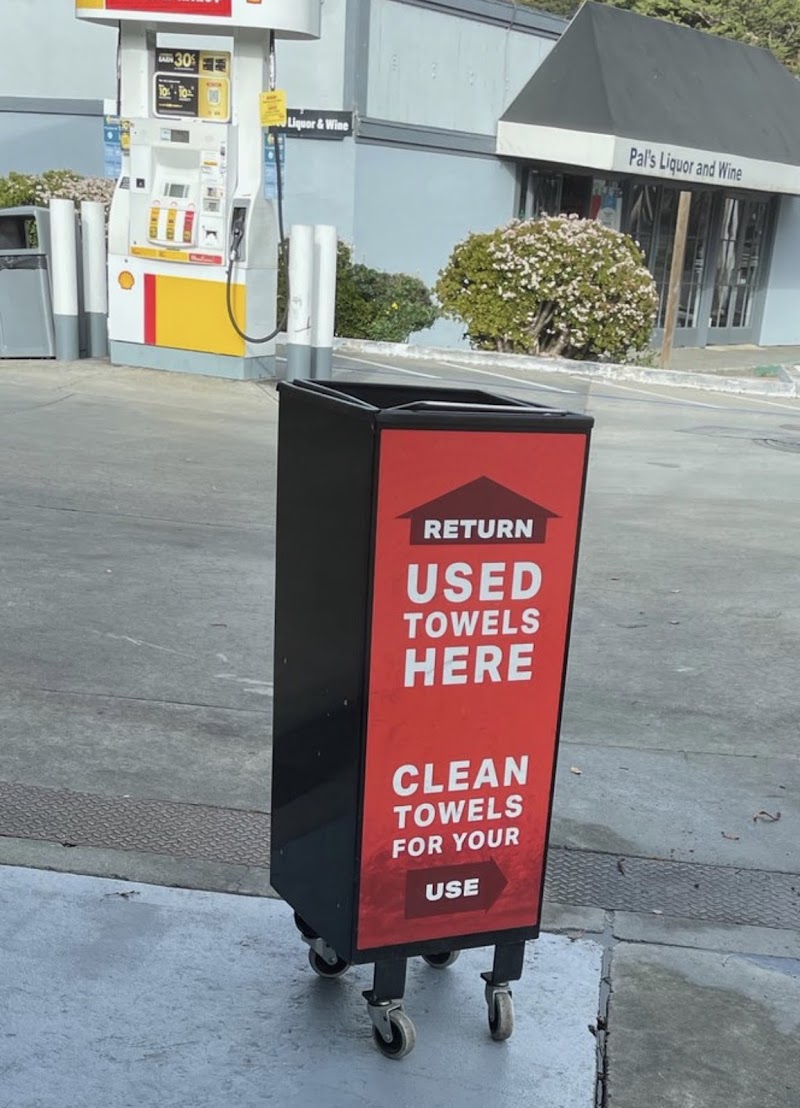 Ducky's Car Wash at Shell Sausalito photo 3