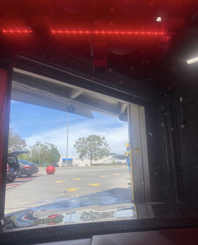 Ducky's Car Wash at Shell Sausalito photo 4