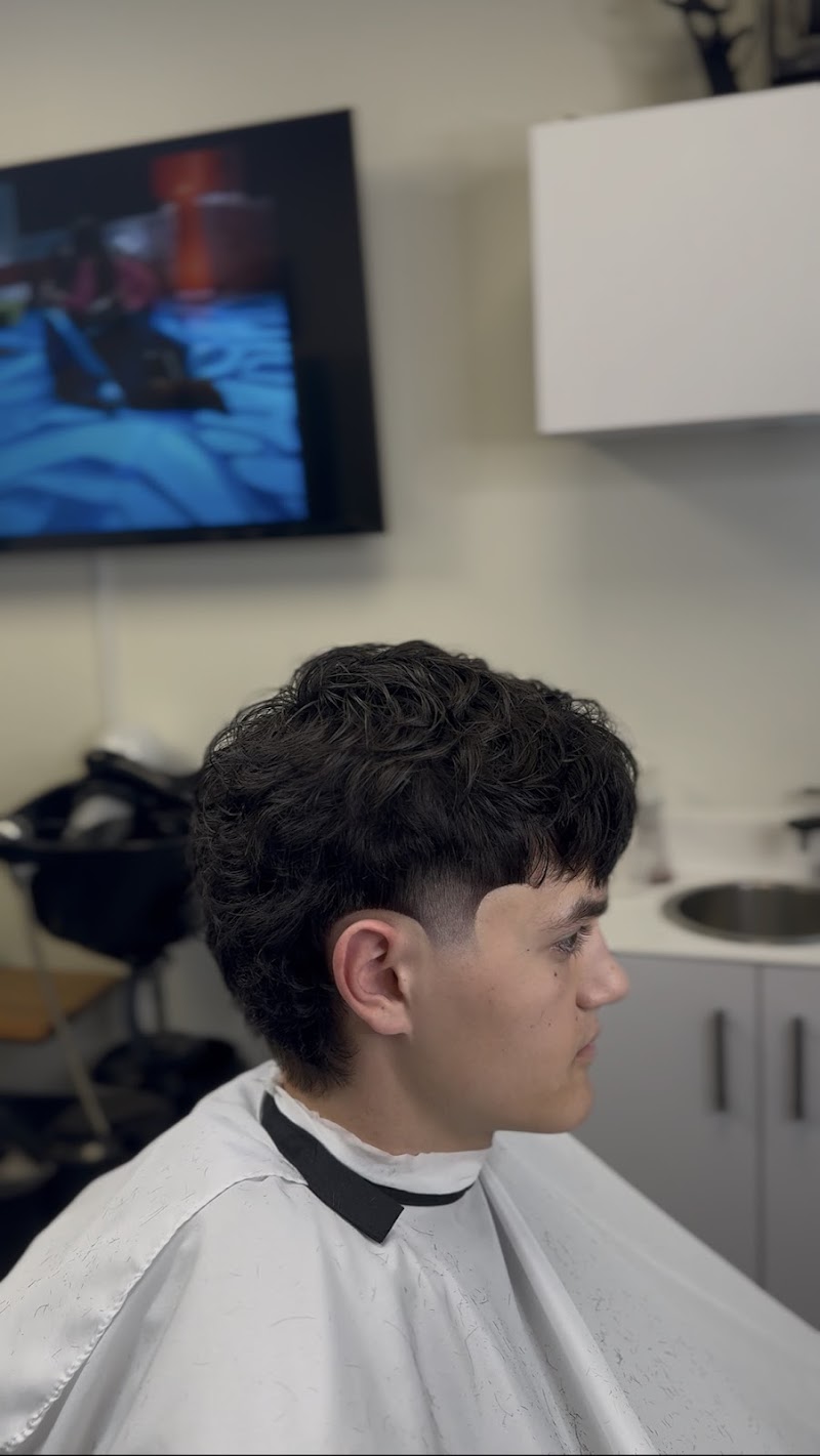 T.blessedu Barber Lounge photo 3