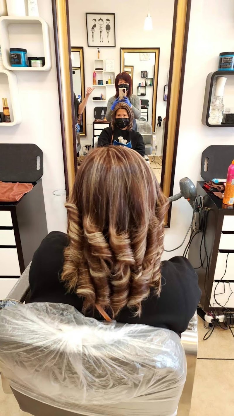 Gorgeous hair and beauty salon photo 2