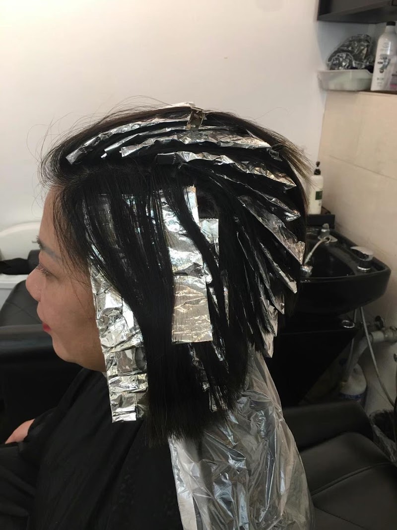Gorgeous hair and beauty salon photo 4