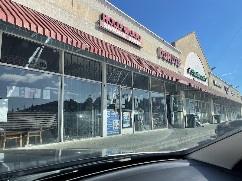 Hollywood Smoke Shop photo 4