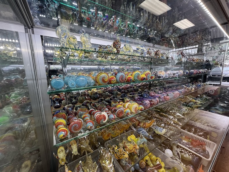 Hollywood Smoke Shop photo 2