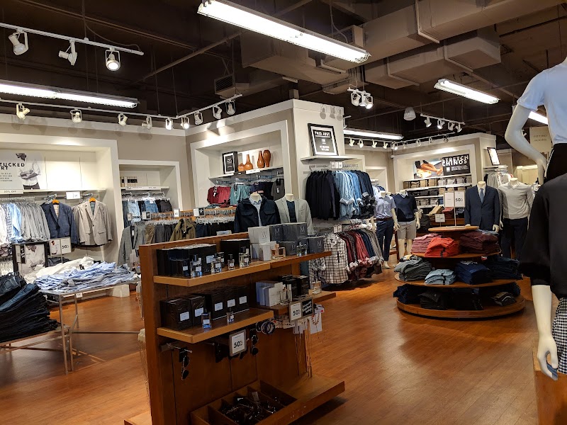 Banana Republic Factory Store photo 2