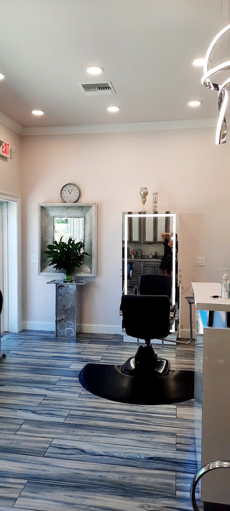 Photo of Valbona Salon