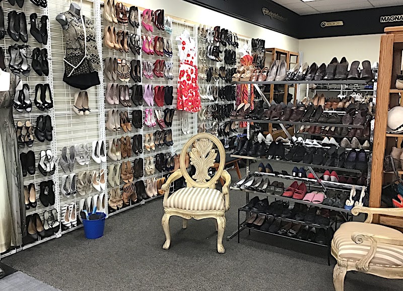 Purple Heart Desert Thrift Shoppe photo 3