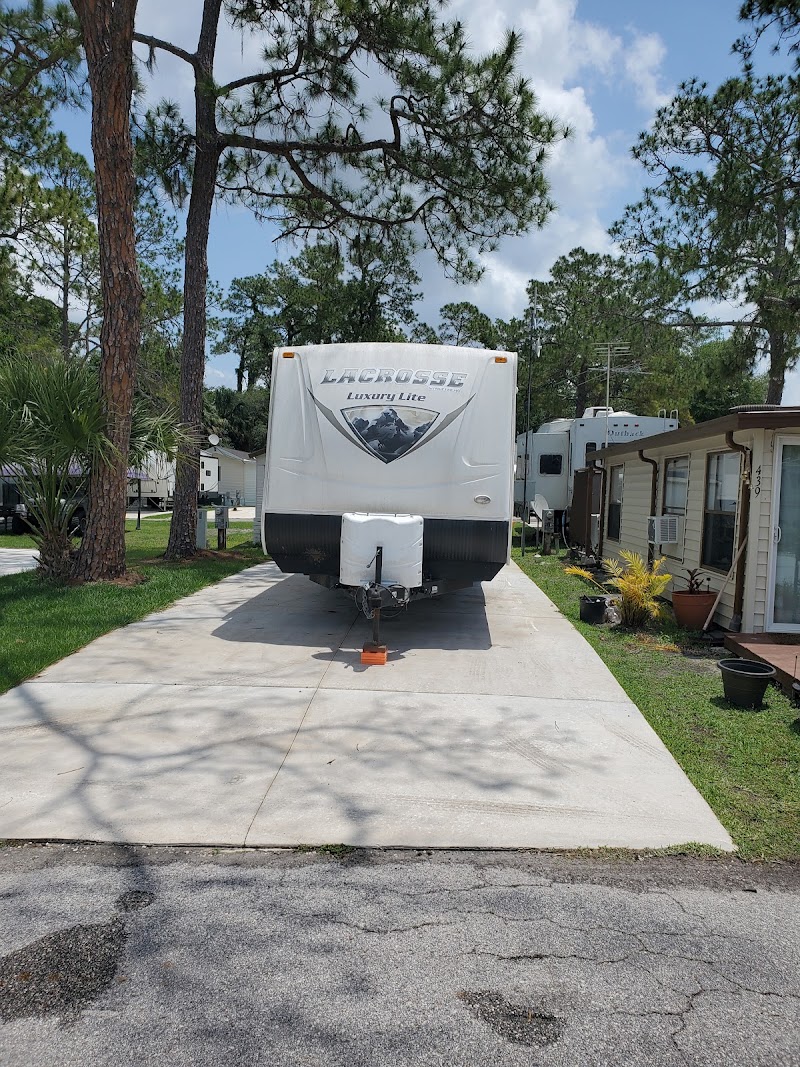 Photo of Tampa East RV Resort, The Oaks