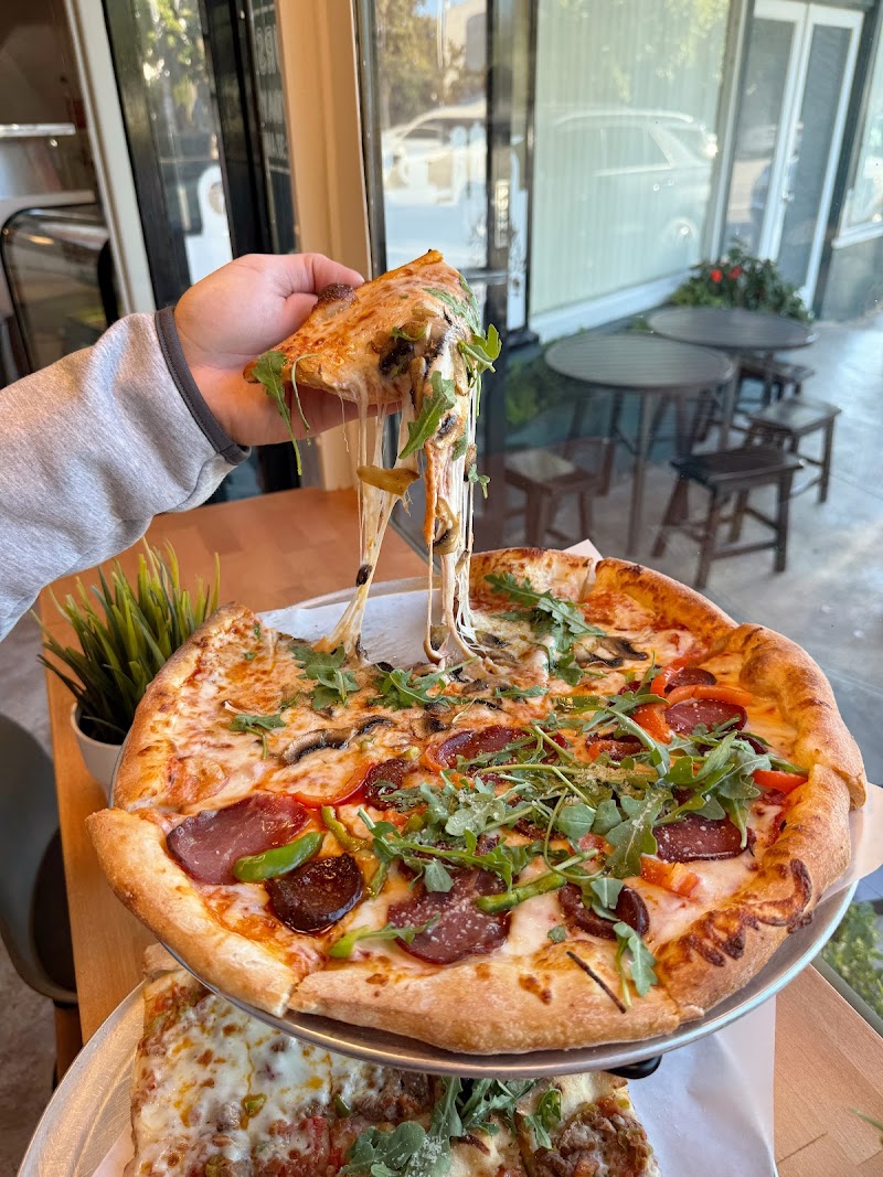 Mateo Pizza Restaurant photo 5