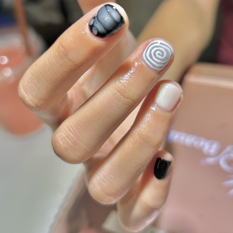 Hawaii Nails & Spa photo 4